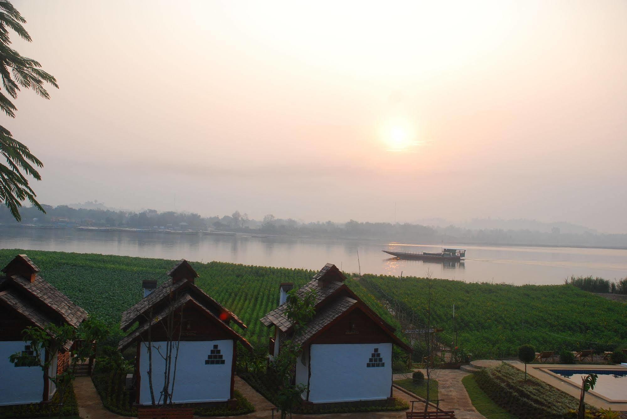 Hotel Gin'S Maekhong View Chiang Saen Esterno foto